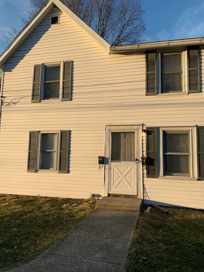 37 W Smiley Ave Apartments and Nearby Shelby Apartments For Rent