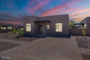 6041 E Valley Way in Cave Creek, AZ - Building Photo - Building Photo