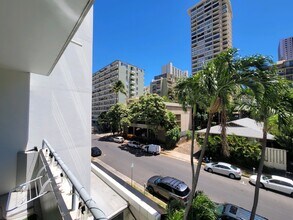 430 Kaiolu St in Honolulu, HI - Building Photo - Building Photo