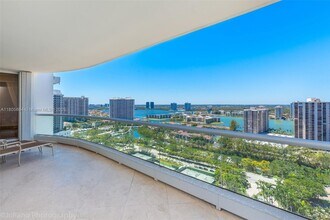 7000 Island Blvd in Aventura, FL - Building Photo - Building Photo