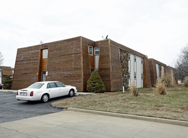 Cedar Knoll in Springfield, MO - Foto de edificio - Building Photo