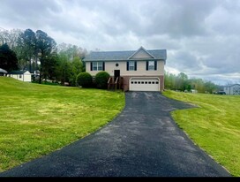 120 Meadowlark in Piney Flats, TN - Building Photo