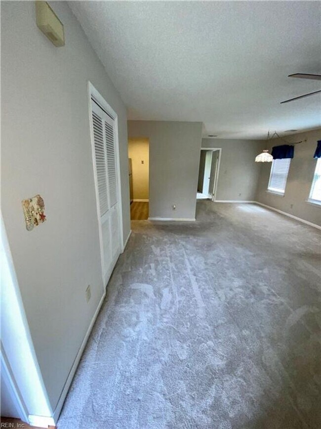 5213 Mile Course Walk in Virginia Beach, VA - Building Photo - Building Photo