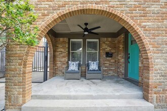 1935 W McKinney St in Houston, TX - Foto de edificio - Building Photo