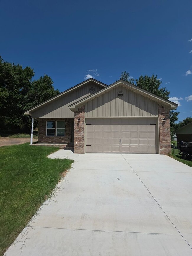 1414 N Frankfort Ave