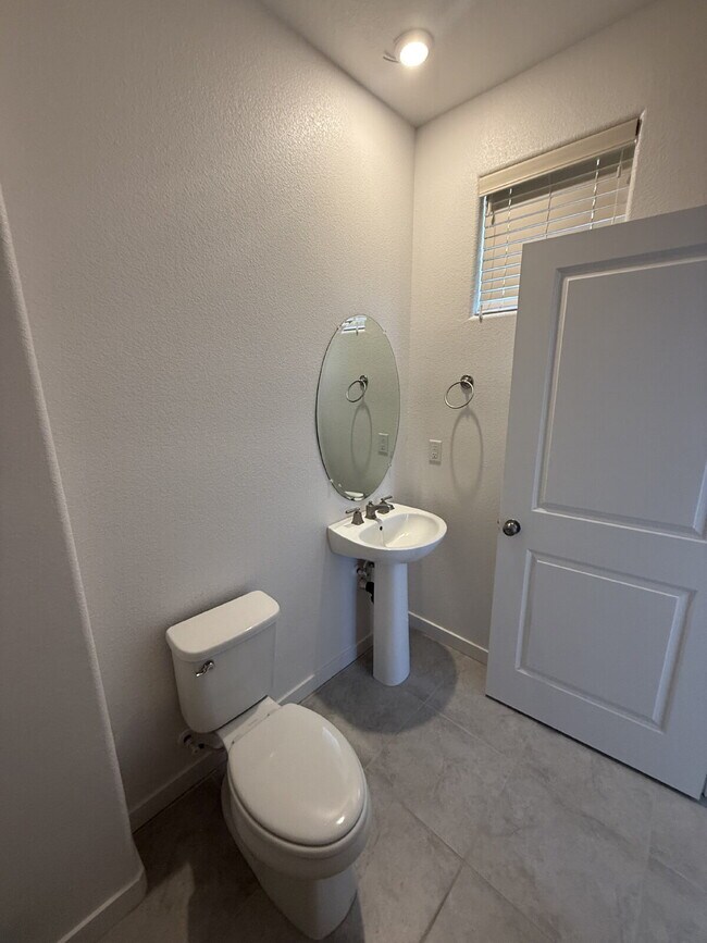 40 Tuso Ranch Rd in Tracy, CA - Building Photo - Building Photo