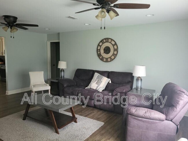 578 Gap Hill Rd in Six Mile, SC - Building Photo - Building Photo