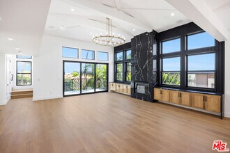 926 17th St in Hermosa Beach, CA - Building Photo - Building Photo