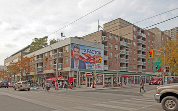 Beverley Manor in Toronto, ON - Building Photo - Building Photo