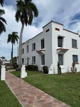 817 Tyler St in Hollywood, FL - Building Photo - Building Photo