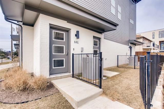 2528 N Fitzhugh Ave in Dallas, TX - Building Photo - Building Photo