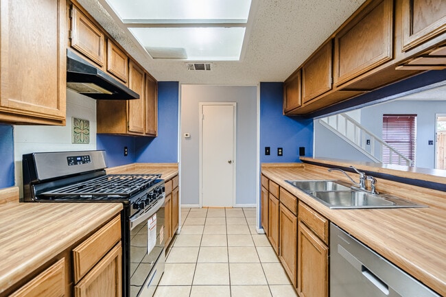 Room in Condo on Beauregard Cir