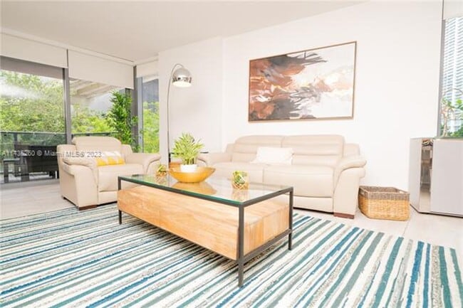 31 SE 6th St in Miami, FL - Building Photo - Building Photo