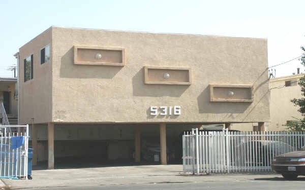 5316 Cahuenga Blvd in North Hollywood, CA - Building Photo