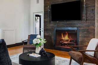 1017 Halcyon Ave in Nashville, TN - Foto de edificio - Building Photo