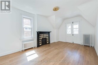 183-183 Dowling Ave in Toronto, ON - Building Photo - Building Photo