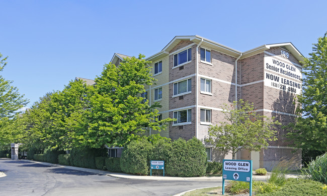 Wood Glen Senior Residences in West Chicago, IL - Foto de edificio - Building Photo