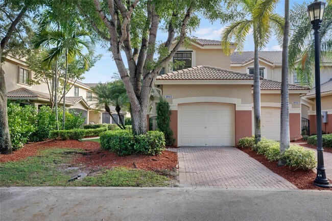3912 Tree Top Dr in Weston, FL - Building Photo - Building Photo