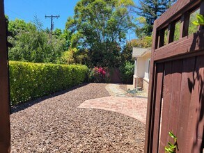71 Meadow View Rd in Orinda, CA - Building Photo - Building Photo