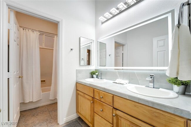 7232 Frontier Hills Ave