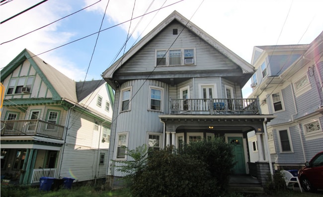 98 Westbourne Ter, Unit 1