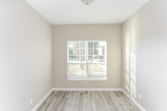 721 Shady Meadow Ln in Glenn Heights, TX - Foto de edificio - Building Photo