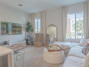 370 6th St S in St. Petersburg, FL - Building Photo - Building Photo