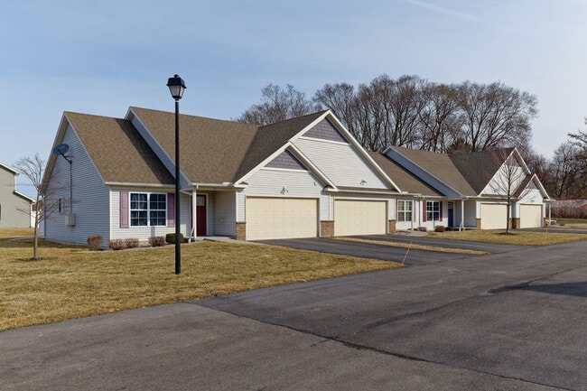 Ivy Bridge Townhomes in Gates, NY - Building Photo - Building Photo