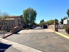 14000 N 94th St in Scottsdale, AZ - Foto de edificio - Building Photo