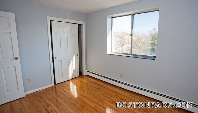 14 Murdock St in Somerville, MA - Building Photo - Building Photo