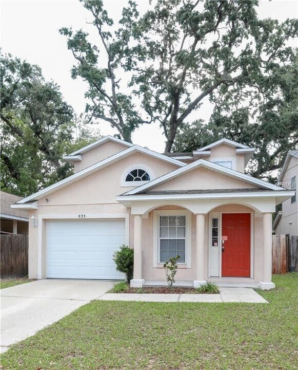 835 McFall Ave in Orlando, FL - Foto de edificio