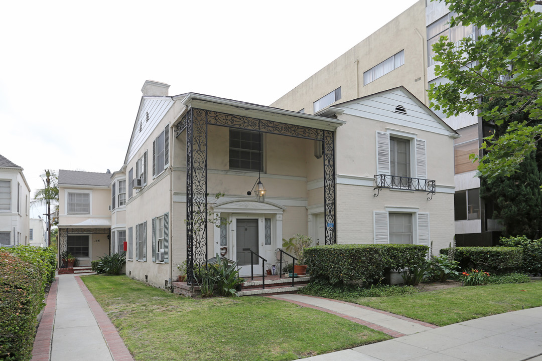 136 S McCarty Dr in Beverly Hills, CA - Building Photo