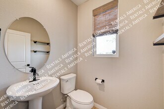 2288 Trasimeno Pl in Henderson, NV - Building Photo - Building Photo