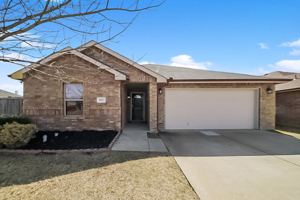 901 Newberry Trail in Fort Worth, TX - Building Photo