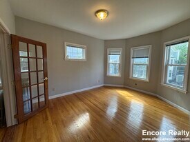 23 Tufts St, Unit 2M in Cambridge, MA - Building Photo