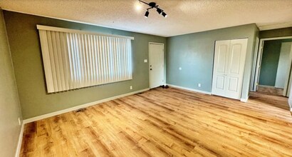 15010 E 55th Ave in Denver, CO - Building Photo - Building Photo