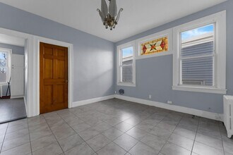 327 Columbia Ave, Unit 2 in Jersey City, NJ - Building Photo - Building Photo