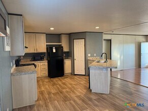 386 Mallard Loop in San Marcos, TX - Building Photo - Building Photo
