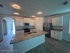 740 Acadia Ct SE in Palm Bay, FL - Building Photo - Building Photo