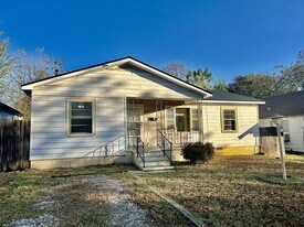 428 W 8th St in Ada, OK - Building Photo