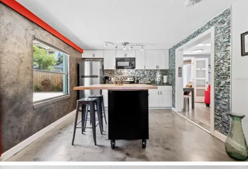 2558 2nd Ave S in St. Petersburg, FL - Building Photo