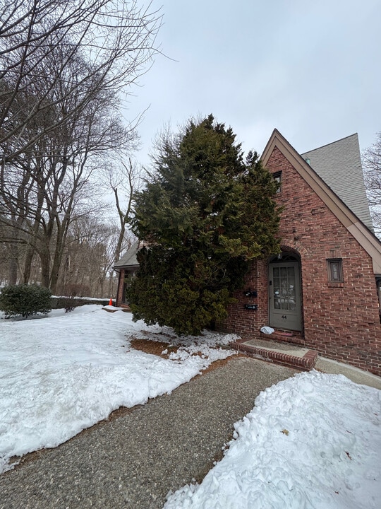44 Greycliff Rd, Unit 44 Greycliff #1 in Boston, MA - Building Photo