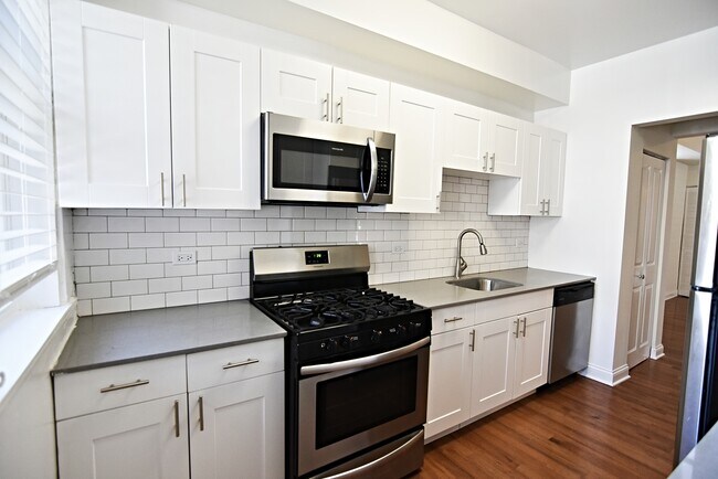 710 W Grace St in Chicago, IL - Building Photo - Building Photo