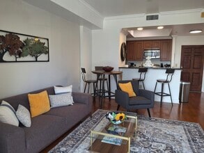 300 W 5th St, Unit 621 in Charlotte, NC - Foto de edificio - Building Photo