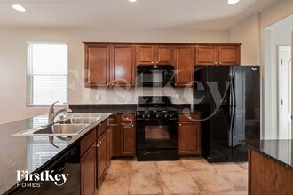 661 Swift Eagle Ave in Henderson, NV - Foto de edificio - Building Photo