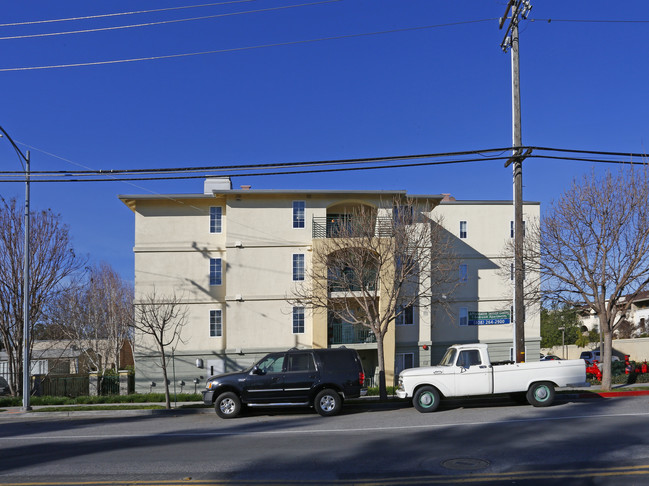 Summercrest Villas in San Jose, CA - Foto de edificio - Building Photo