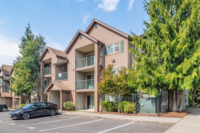 Creston Point in Seattle, WA - Building Photo - Building Photo