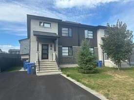 9 Rue de Saint-Pétersbourg in Gatineau, QC - Building Photo