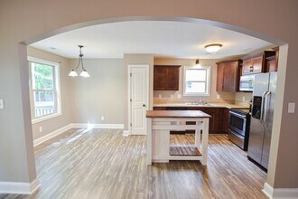 596 Cameo Ct in Clarksville, TN - Building Photo - Building Photo