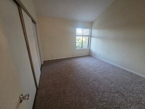 140 E El Norte Pkwy in Escondido, CA - Building Photo - Building Photo